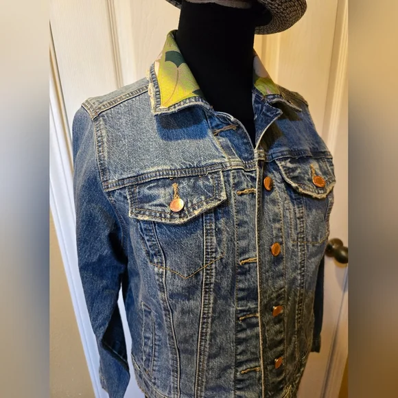 Upcycled "Heliconia" (lobster claws) Made w/♡ - Picture 3 of 5